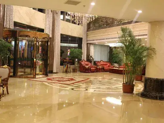 Линьи: Huayuan Business Hotel