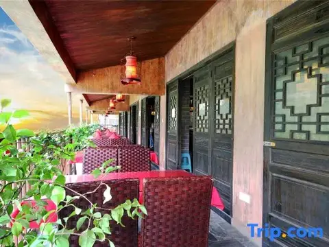 Renyi Hotel (Gongtan Ancient Town) — фото 1