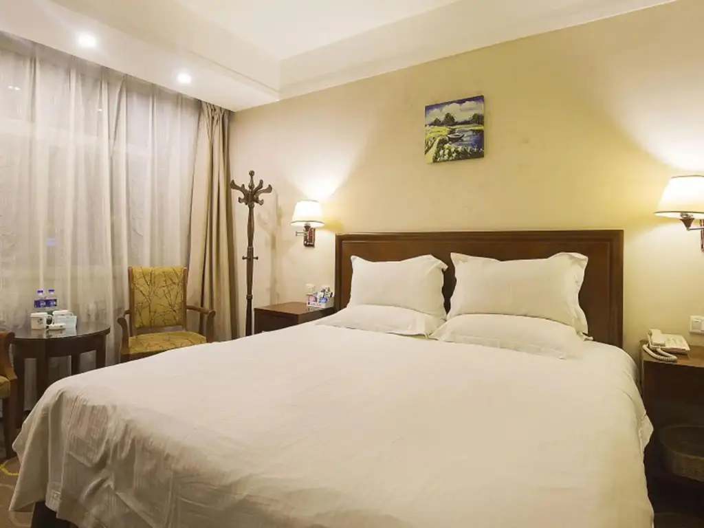 Хецзе: GreenTree Inn ShanDong Heze Huaying Road Express Hotel