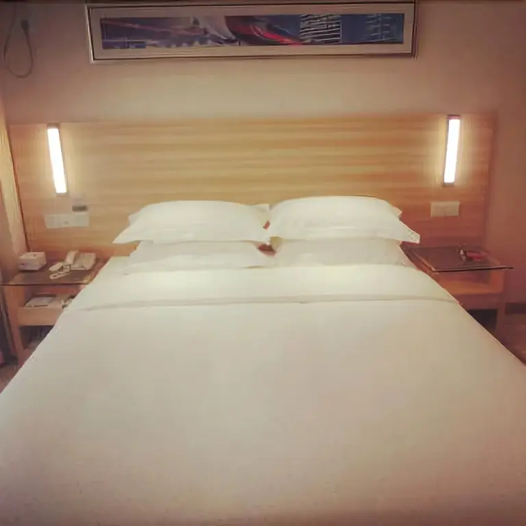 Ухань: City Comfort Inn Hotel (Wuhan Hankou Railway Station West Square)