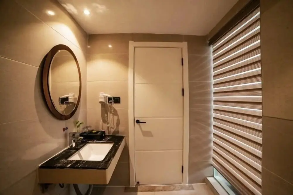 Шиянь: Baiyue Holiday Inn