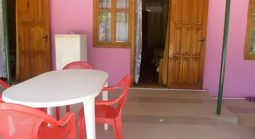 Джубга: U Natalii Guest House