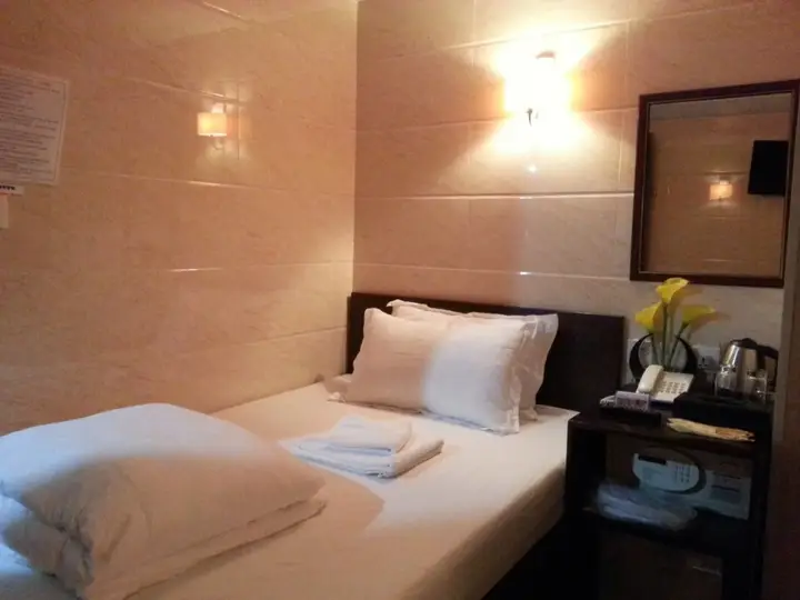 Гонконг: Smiley Inn