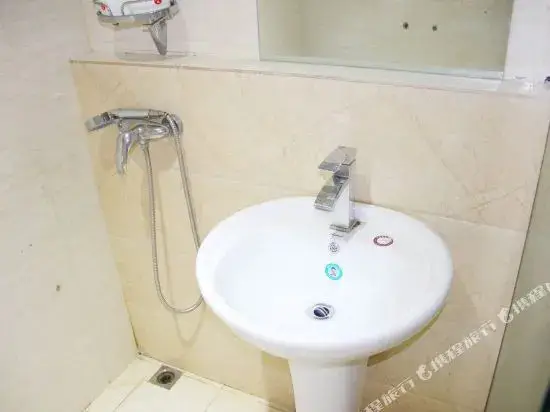 Ухань: Yiyue Business Hotel