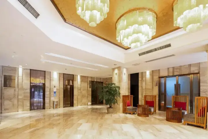 Чунцин: Rezen Kingtown Hotel (Chongqing Ranjiaba)