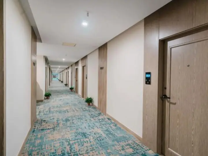 Нанкин: Tianjia Holiday Hotel (Nanjing Tianyin Avenue Metro Station Store)