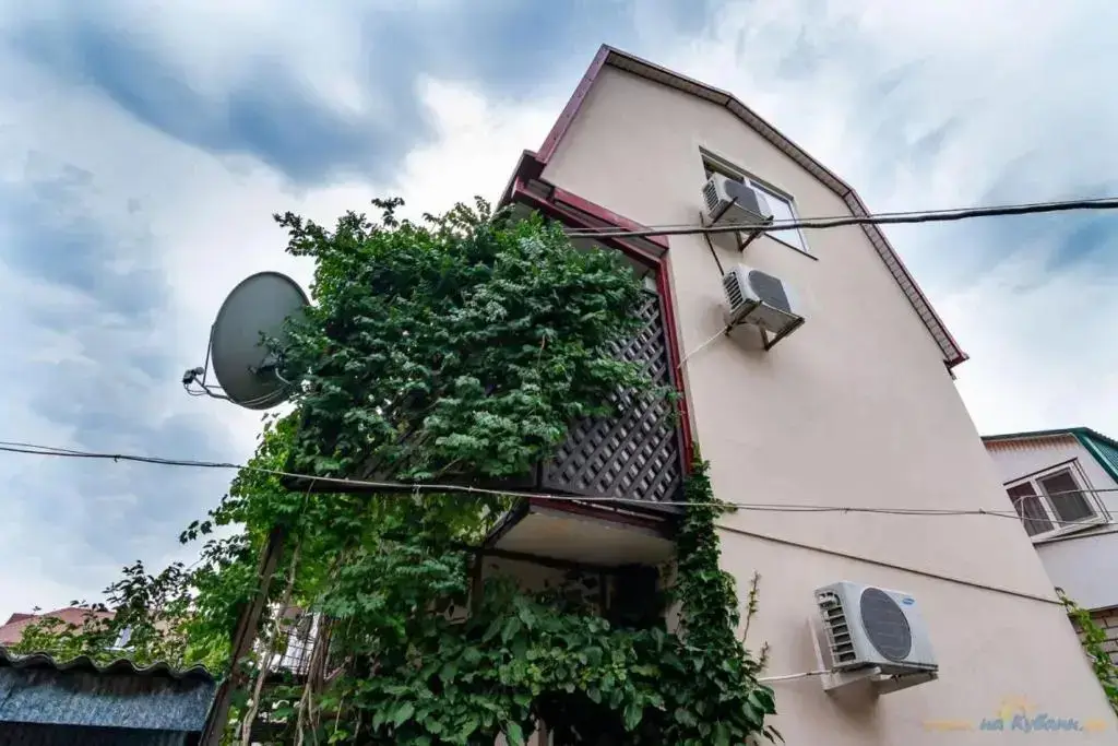 Геленджик: Guesthouse Sadovaya