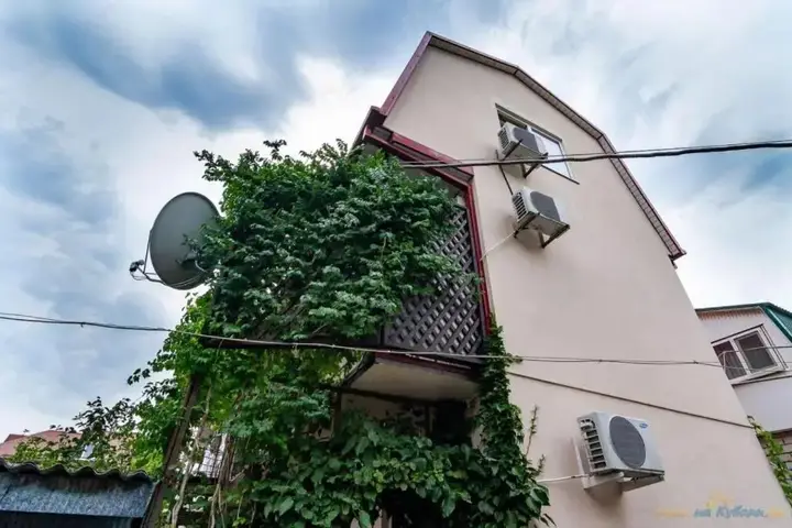 Геленджик: Guesthouse Sadovaya