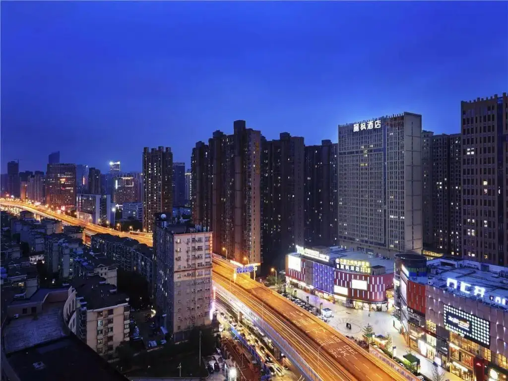Ухань: Lavande Hotel (Wuhan Optical Valley Chuxiong Avenue)