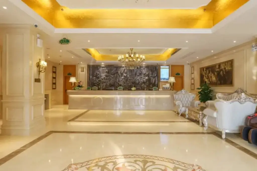 Ухань: Vienna Hotel