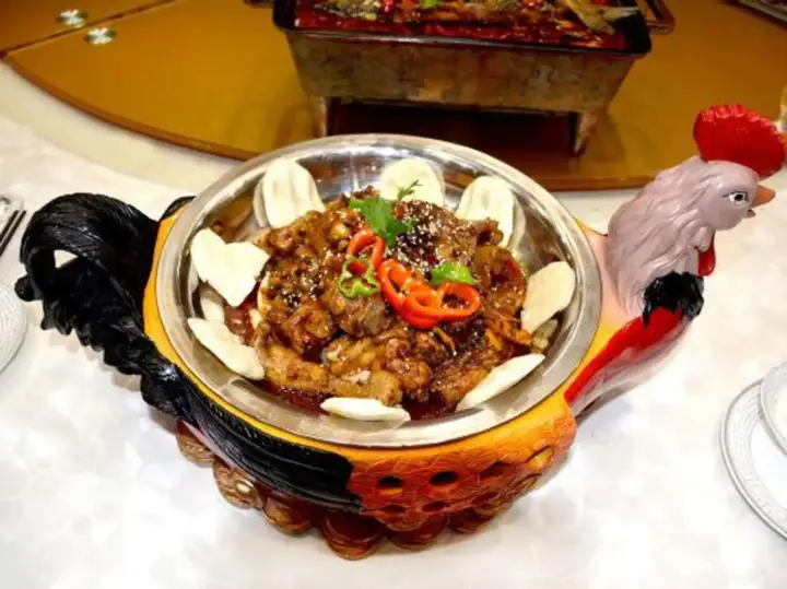 Шиянь: Shiji Zhixing Business Hotel