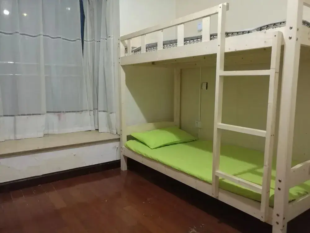 Шанхай: Shanghai Railway Station Hostel