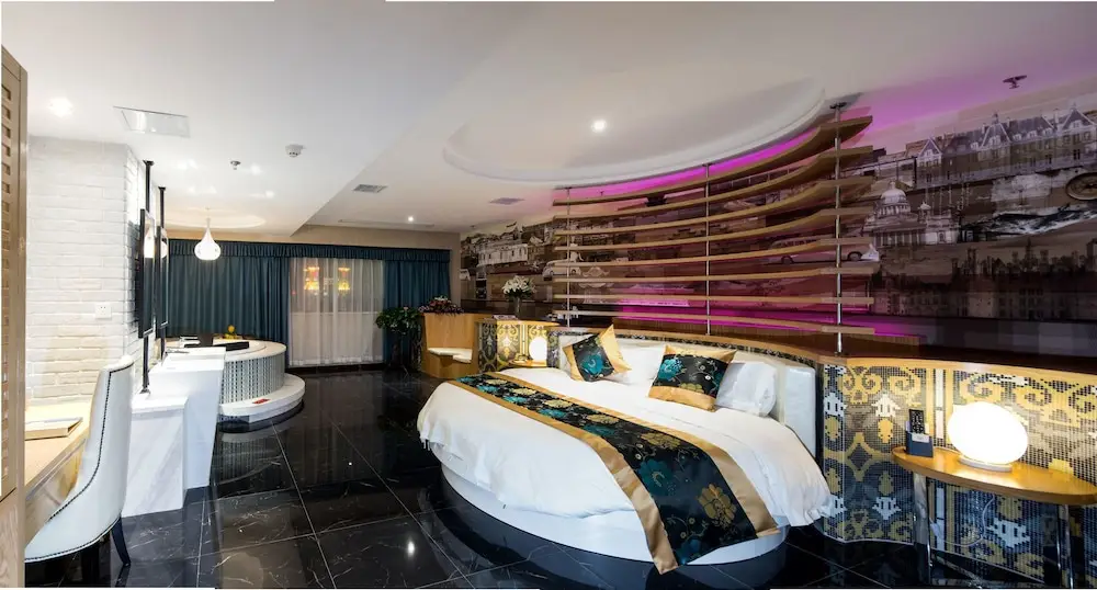 Wuhan Wanchen Theme Hotel — фото 1