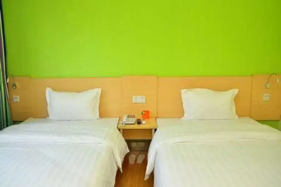 Сиань: 7 Days Inn (Xi'An Bell And Drum Tower West Street)
