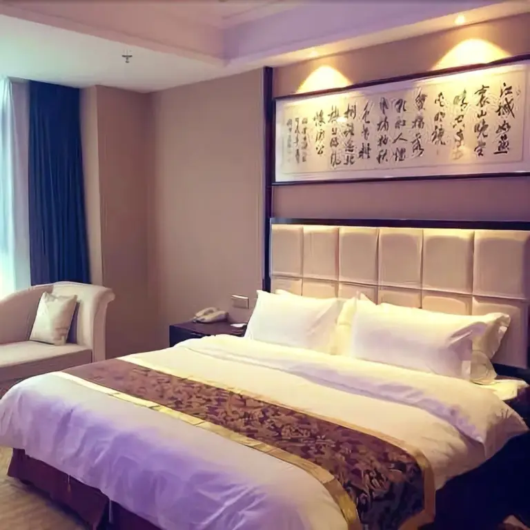 Ухань: New Sail Hotel