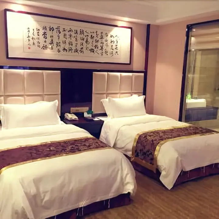 Ухань: New Sail Hotel