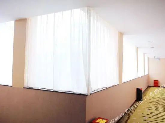 Шиянь: March Yangchun Business Hotel