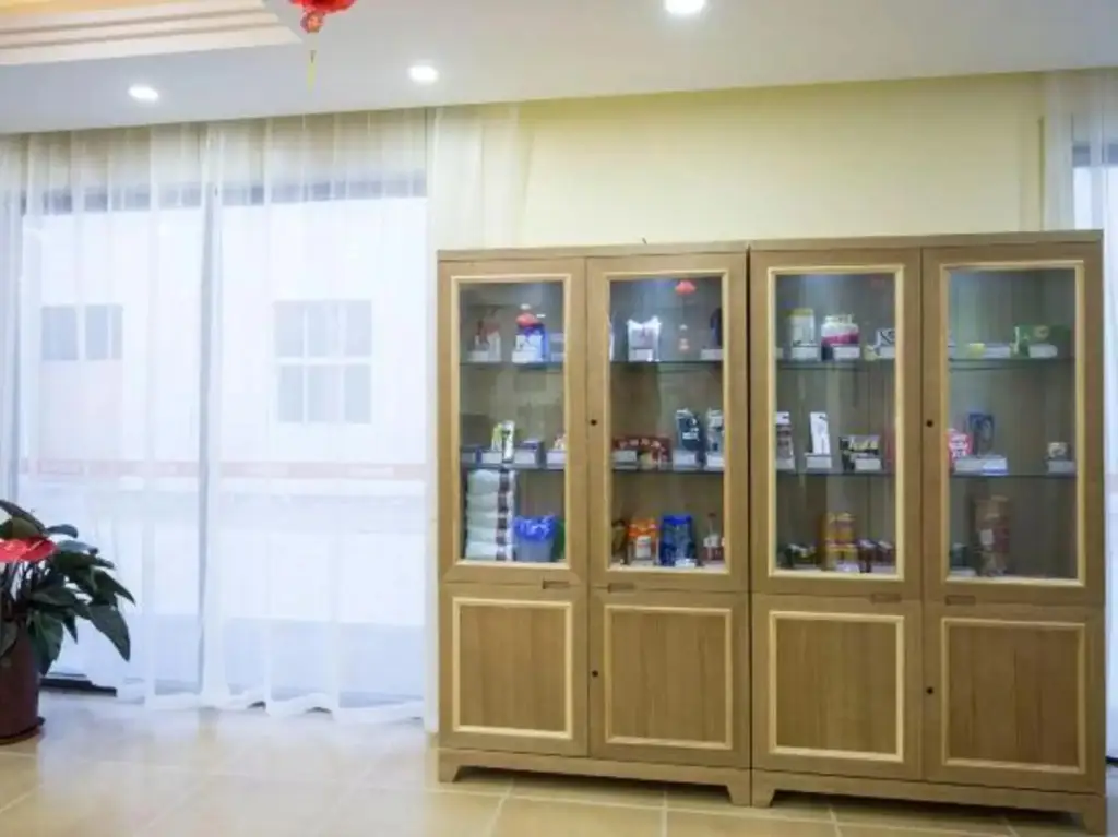Цзинань: Rujia Hotel (Shandong International Convention and Exhibition Center Jiqi Road Kuangshan)