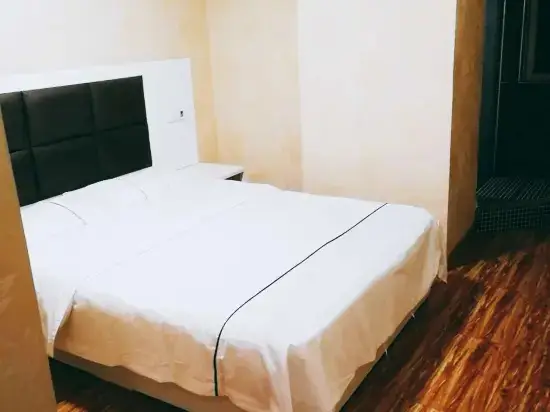 Ухань: T8 Holiday Hotel Wuhan Lumo Road