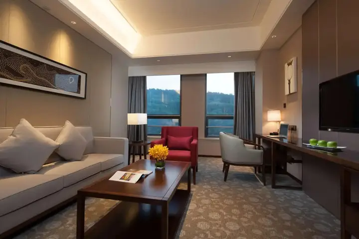 Цзинань: Ramada Jinan
