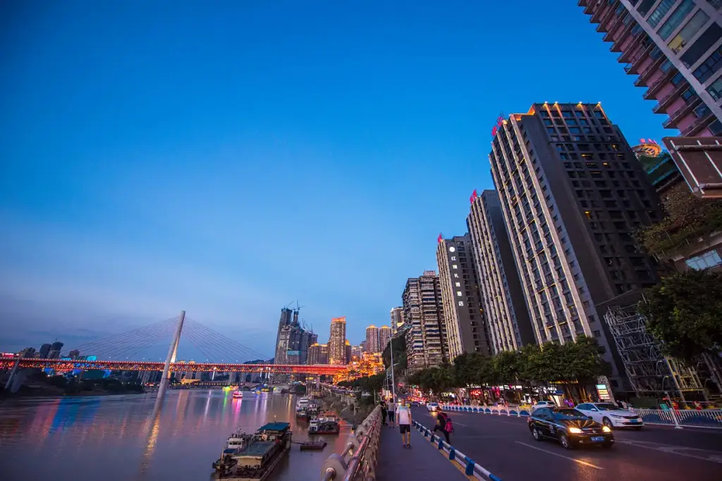 Чунцин: Chonpines Hotels·Chongqing Jiefangbei Hongyadong