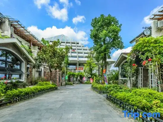 Seven-color Garden Resort (Fairy Mountain Tourist Reception Center) — фото 1