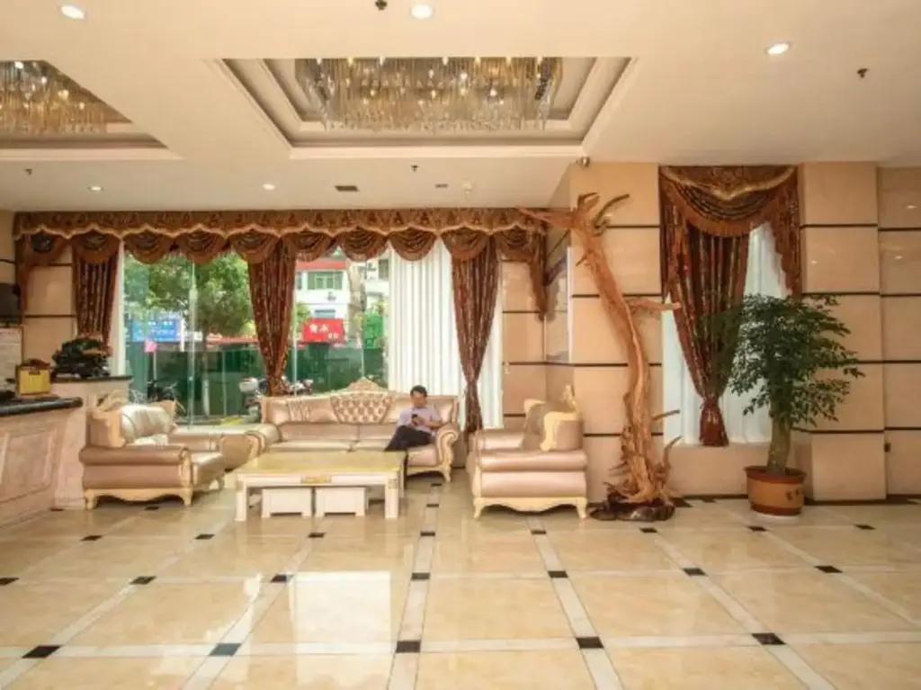 Шиянь: Lingzhou International Hotel