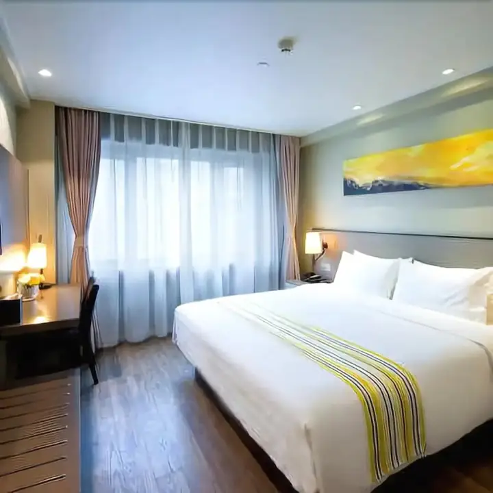 Сиань: Home Inn Plus