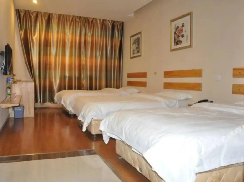 Хецзе: Qisheng banquet Center