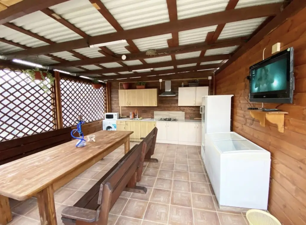 Пересыпь: Yuzhnyi Guest House