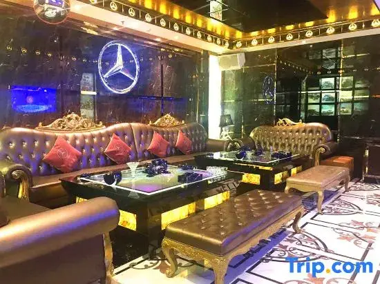 Дунгуань: Deluxe Hotel