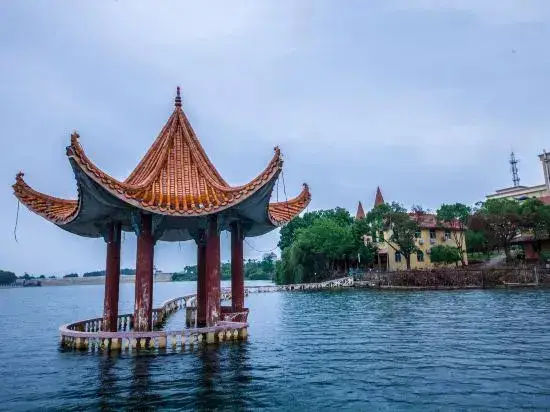Ухань: Qianshuiwan Resort