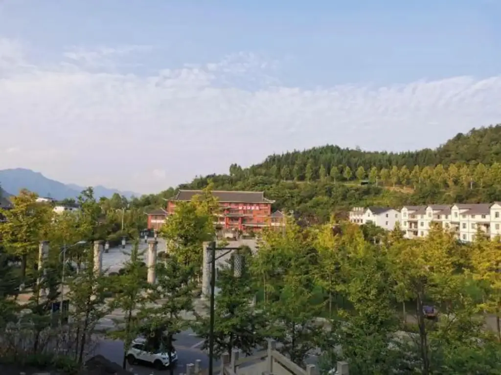Чунцин: Erzhi'an Hotel Xiannv Mountain