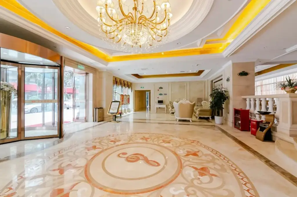 Чунцин: Vienna Hotel Chongqing Shiqiaopu Metro Station