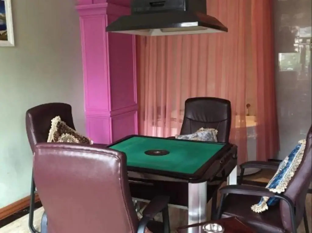 Ухань: Guoran Theme Hotel (Wuhan Huquan)