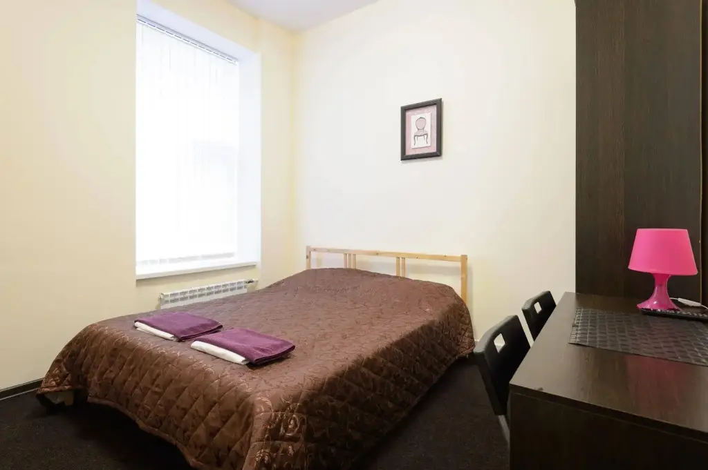 Санкт-Петербург: Меблированные комнаты SuperHostel на Суворовском пр 20