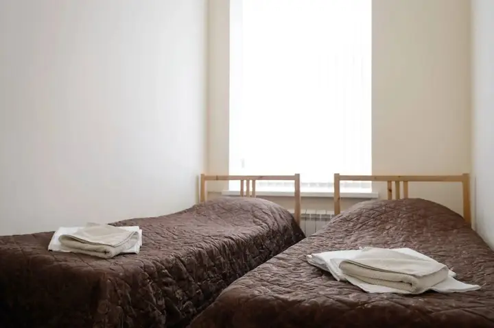 Санкт-Петербург: Меблированные комнаты SuperHostel на Суворовском пр 20