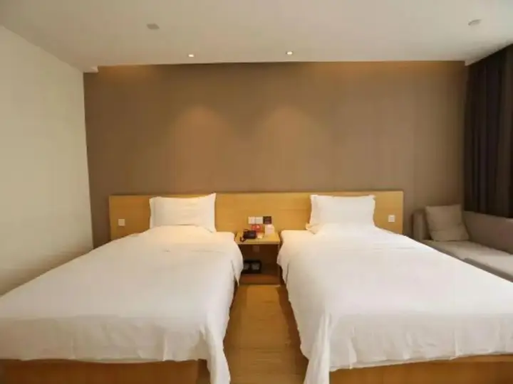 Чунцин: 7 Days Premium Hotel (Chongqing Longtousi North Railway Station Center)