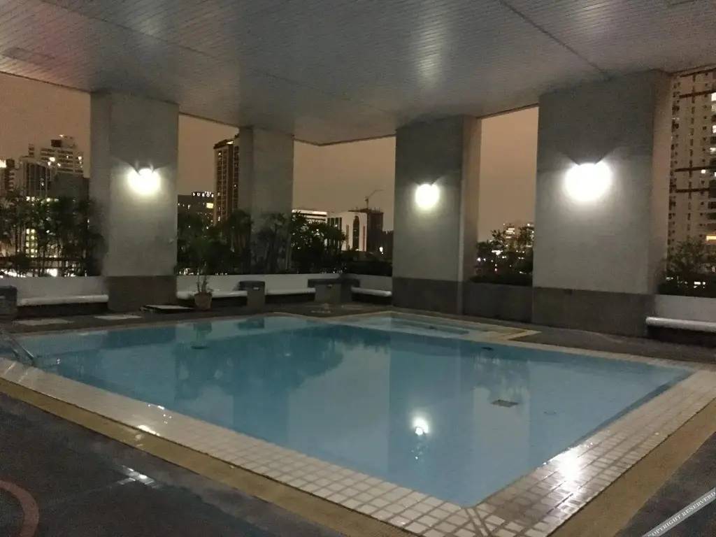 Бангкок: Prathumwan resort apartment