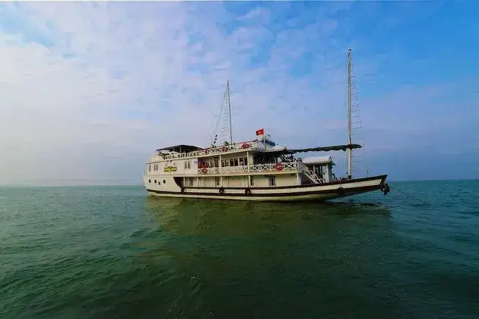 Халонг: Imperial Legend Cruise Ha Long
