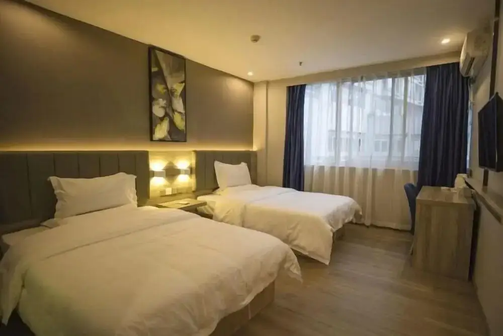 Чунцин: 7 Days Inn Chongqing Hongqihegou Light Rail Station Branch