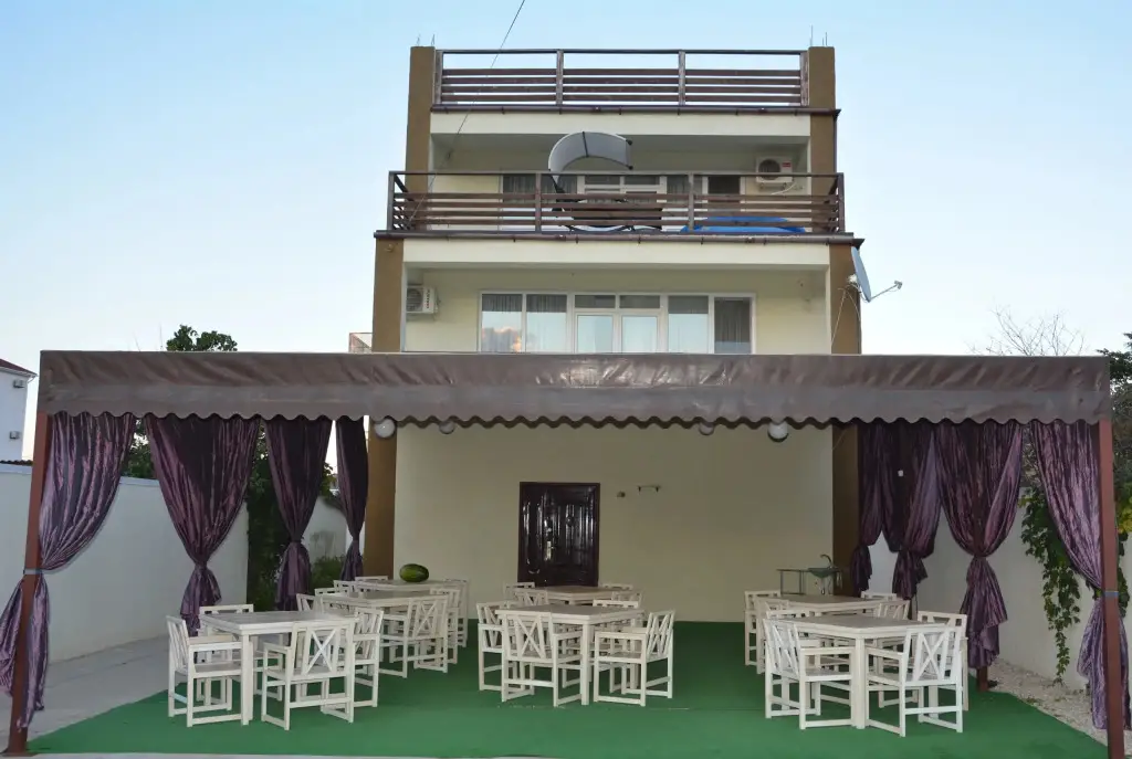 Штормовое: Guest House Leo