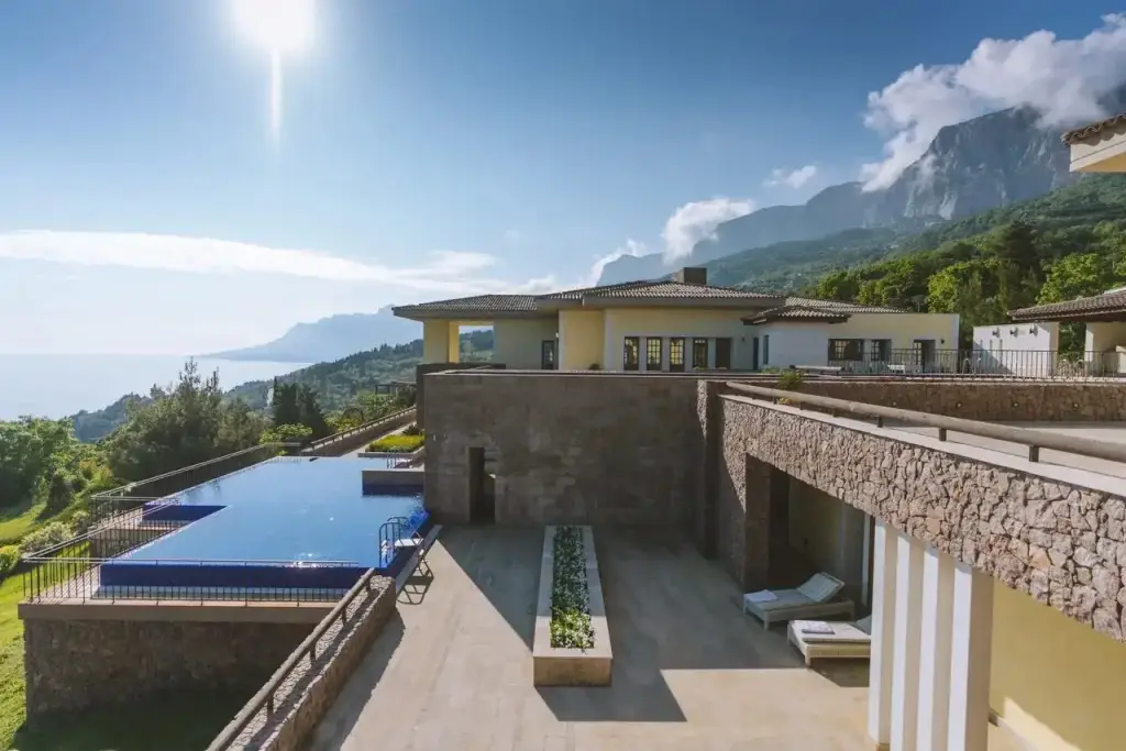 Отель Крымский Бриз Hotel & Villas — фото 1