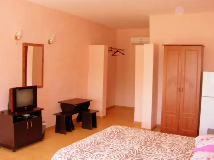 Оленевка: Aquilon Guest House