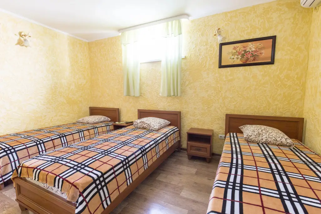 Феодосия: U Yudzhina Guest House