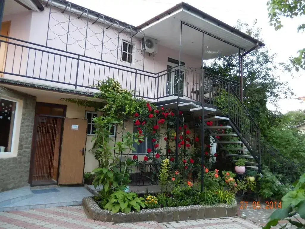 Коктебель: Villa Lira Guest House