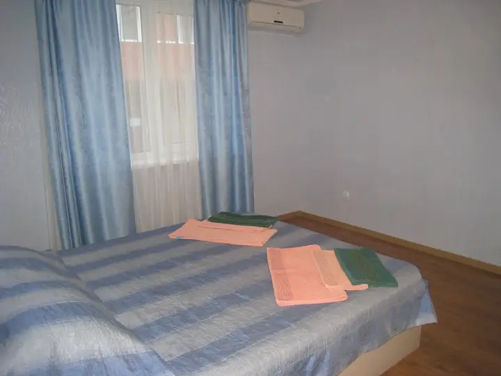 Партенит: Hotel Raduga