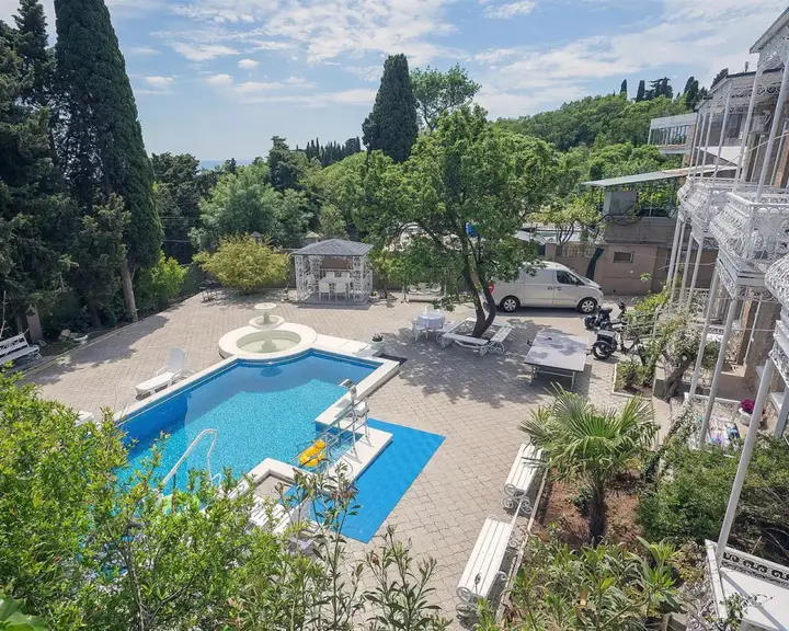 Алупка: Villa Mariya Khitrovo