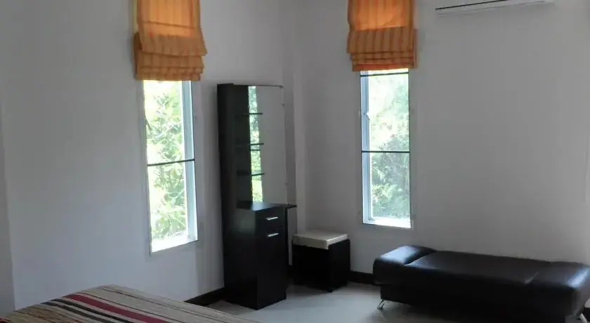 Пранбури : Villa Khao Tao Lake Side