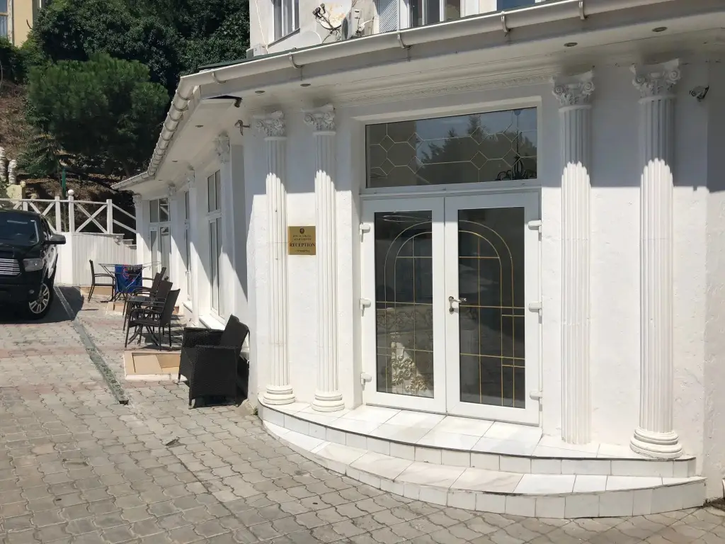Никита: Royal Nikita Apartments